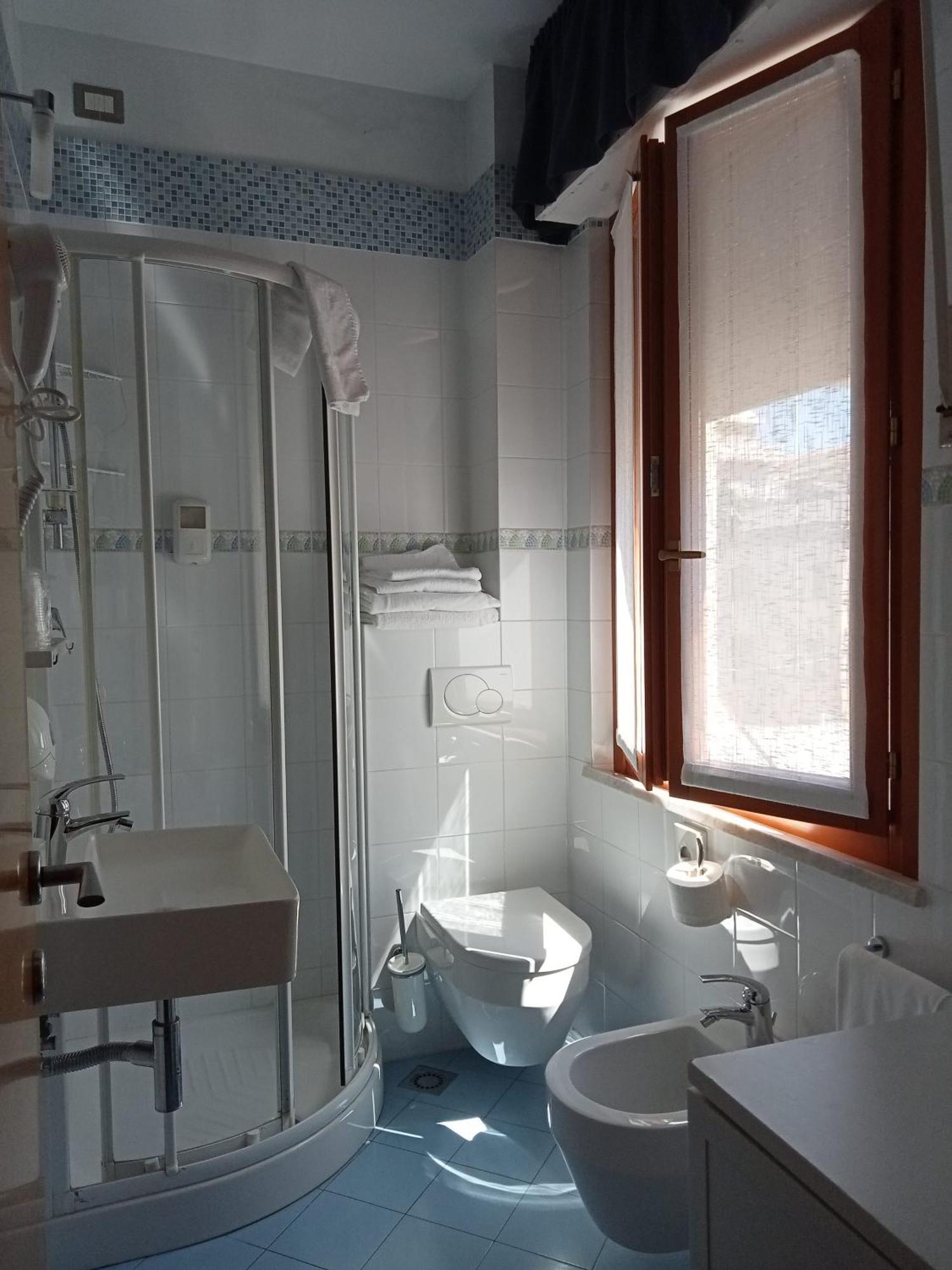 Hotel Centrale San Benedetto del Tronto Dış mekan fotoğraf